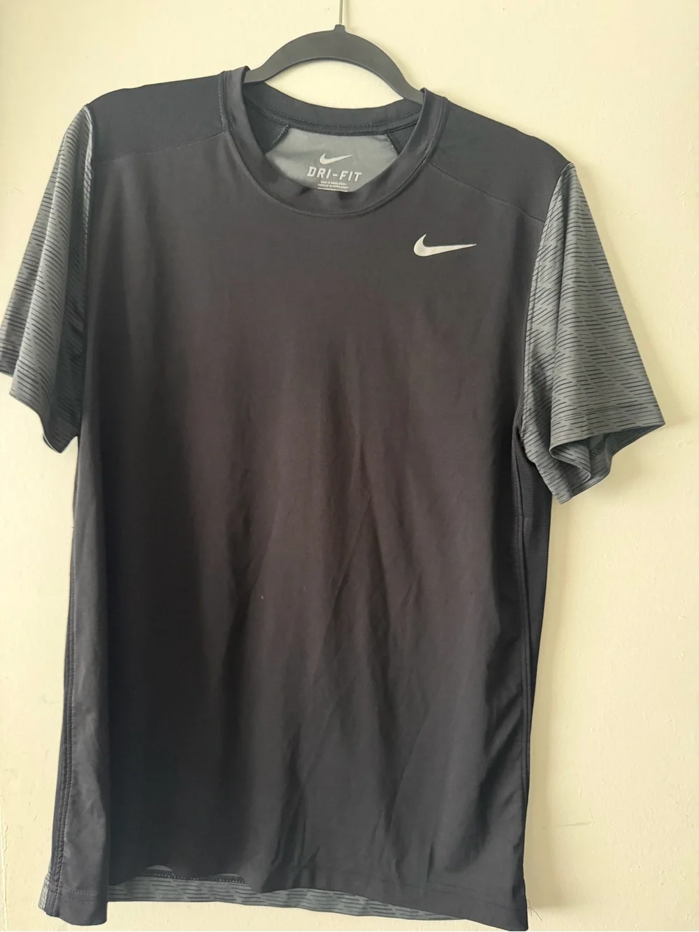 Nike Black Athletic Short Sleeve Dri-FIT Tee with Gray Patterned Sleeves